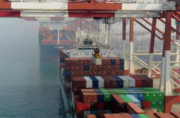 ���ֹ������Ϊһ�����˵Ķ�����������ʽ�����й������г�ǰ��